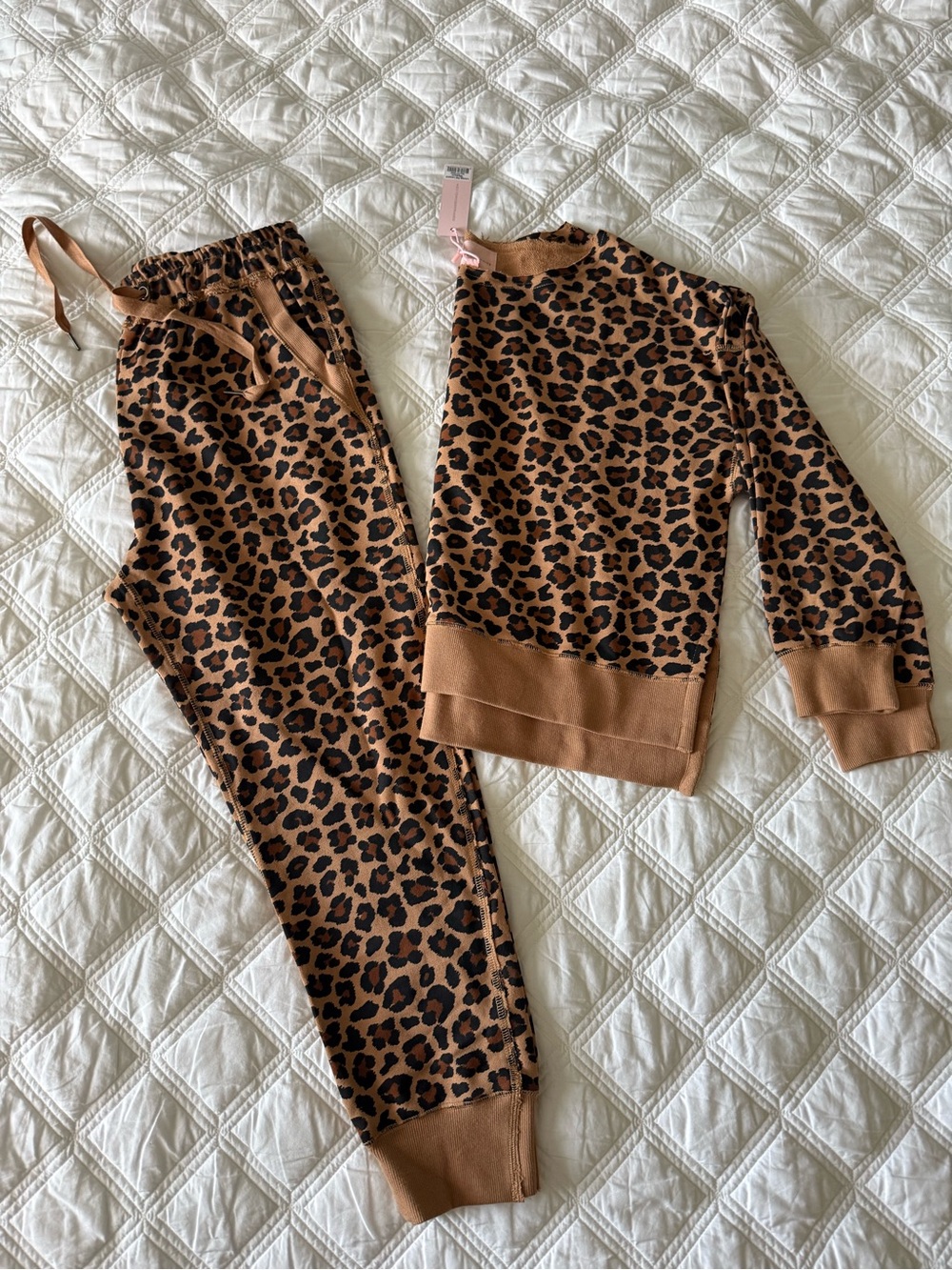 Poppy & Peonies Lounge set NWT